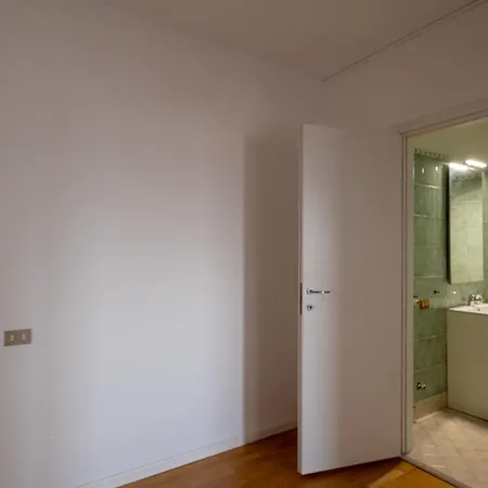 Apartamento Station - Bright With Balcony!