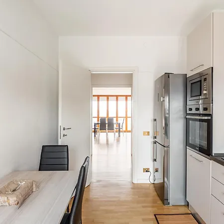 Station - Bright With Balcony! Apartamento *